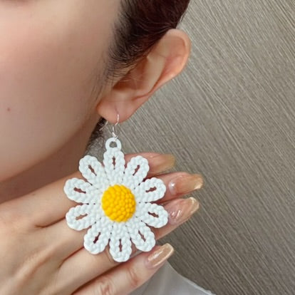 Daisy Bloom knitting pattern Earrings